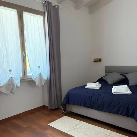 فندق مبيت وإفطار Domos De Budroni 3*